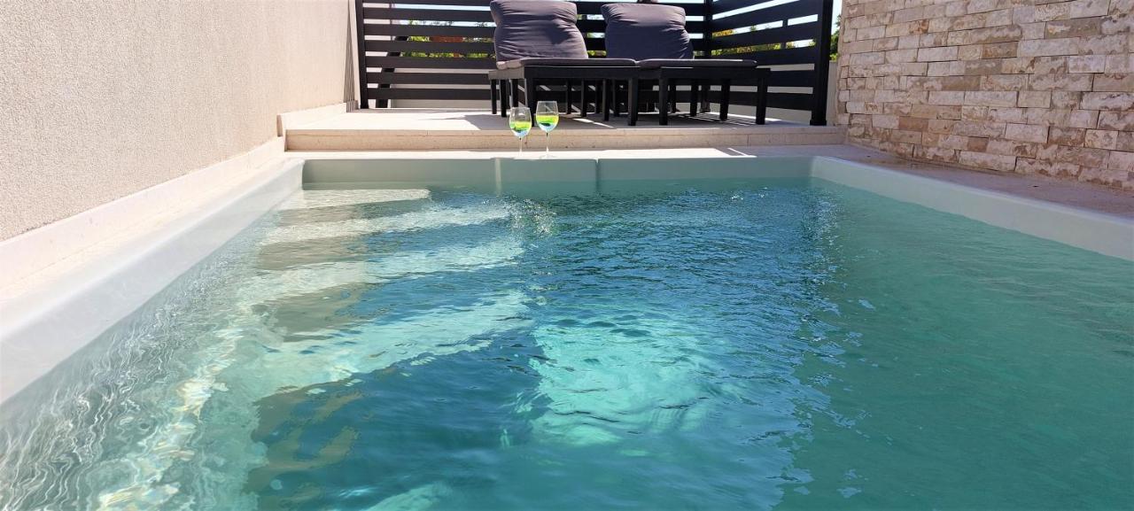 Vip Deluxe Apartment Arian 노바야 외부 사진